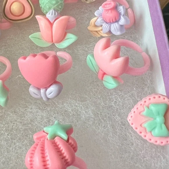 NEW THINK GRANDKIDS! 14 rings in lavender box - Picture 3 of 8